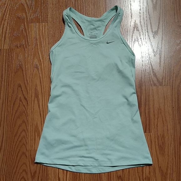 Nike Tops - Nike dri fit workout top